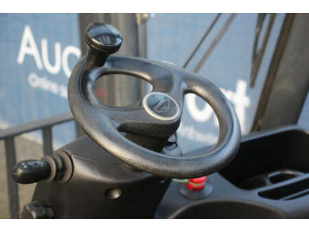 Elektromos 4 kerekű 2014  Linde E18PH-02 (23)