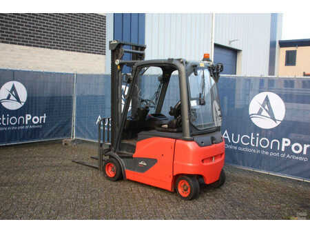 Elektromos 4 kerekű 2014  Linde E18PH-02 (3)