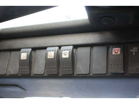 Elektromos 4 kerekű 2014  Linde E18PH-02 (30)