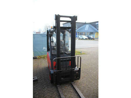 Elektromos 4 kerekű 2014  Linde E18PH-02 (6)