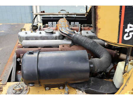 Carretilla elevadora diésel 1995  CAT Lift Trucks DP45 (28)