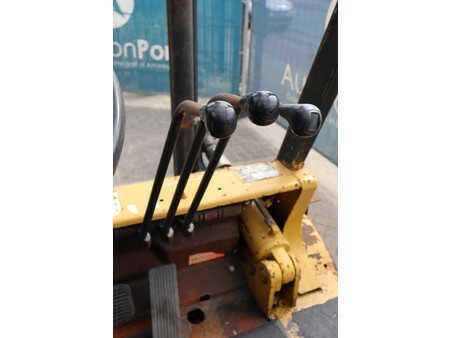 Carretilla elevadora diésel 1995  CAT Lift Trucks DP45 (33)