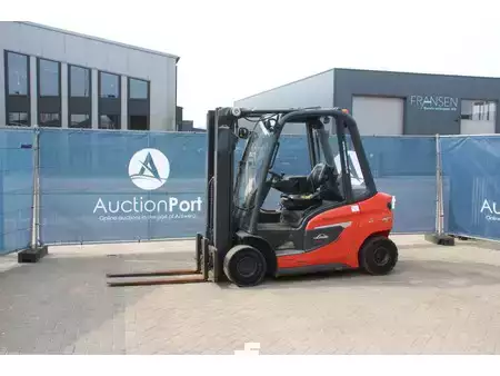Empilhador diesel 2020  Linde H25D-01 (1)