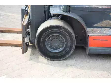 Empilhador diesel 2020  Linde H25D-01 (14)