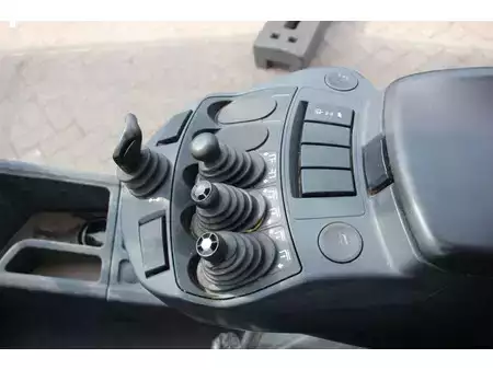 Empilhador diesel 2020  Linde H25D-01 (28)