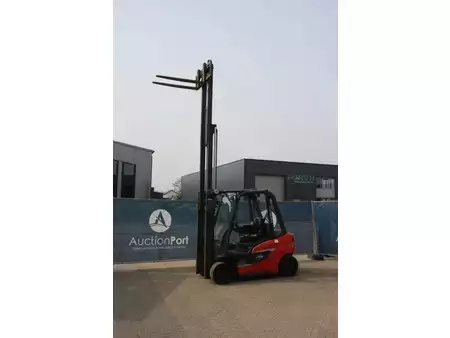 Empilhador diesel 2020  Linde H25D-01 (31)