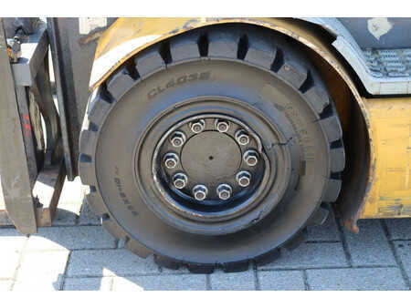 Eléctrica de 4 ruedas - CAT Lift Trucks 2EP5000 (14)