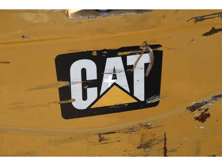 Eléctrica de 4 ruedas - CAT Lift Trucks 2EP5000 (18)