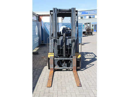 Eléctrica de 4 ruedas - CAT Lift Trucks 2EP5000 (8)