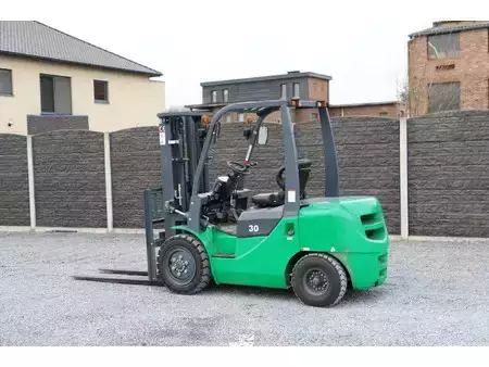 Dieselstapler 2024  FD30  (4)