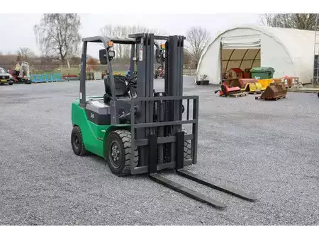 Dieselstapler 2024  FD30  (7)
