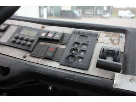 Terminaltraktor 2008  Terberg YT222 (23)