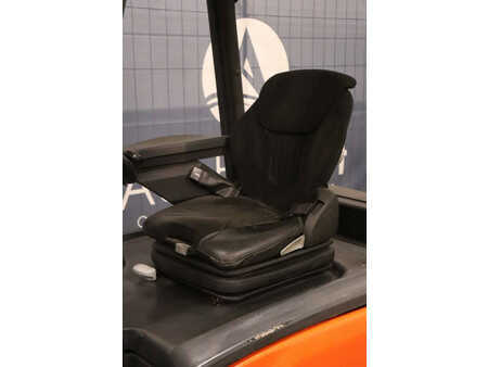 Elektro 4 Rad 2011  Linde E16L-01 (18)