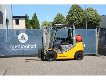Empilhador a gás 2019  Jungheinrich TFG 425s (1)
