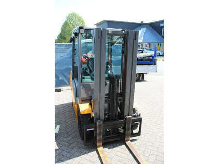 Empilhador a gás 2019  Jungheinrich TFG 425s (6)