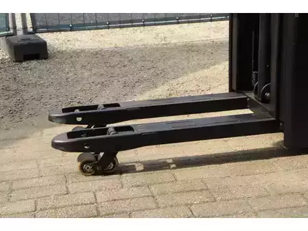 Pallet Stackers 2015  BT SWE-140L (21)