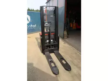 Pallet Stackers 2015  BT SWE-140L (6)