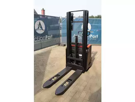 Pallet Stackers 2015  BT SWE-140L (8)