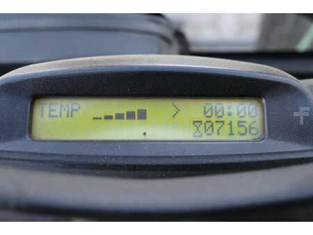 Carrelli elevatori GPL 2013  Yale GLP30VX (29)