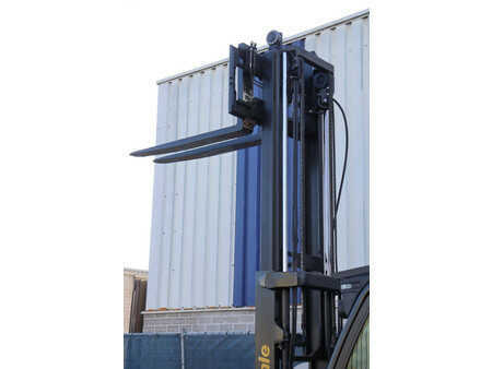 Carrelli elevatori GPL 2013  Yale GLP30VX (35)