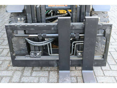 Treibgasstapler 2013  Yale GLP30VX (11)