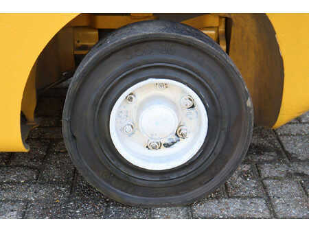 Treibgasstapler 2013  Yale GLP30VX (15)