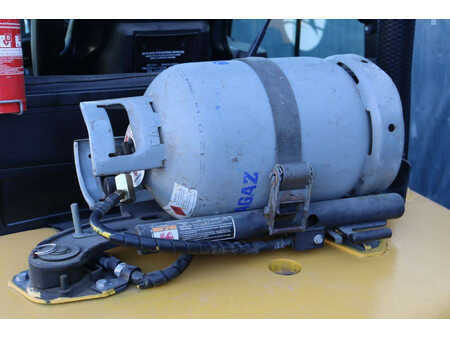 Treibgasstapler 2013  Yale GLP30VX (17)