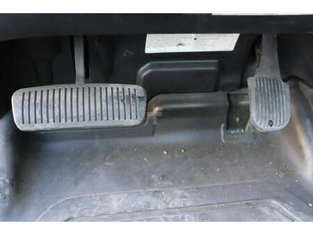 Treibgasstapler 2013  Yale GLP30VX (23)