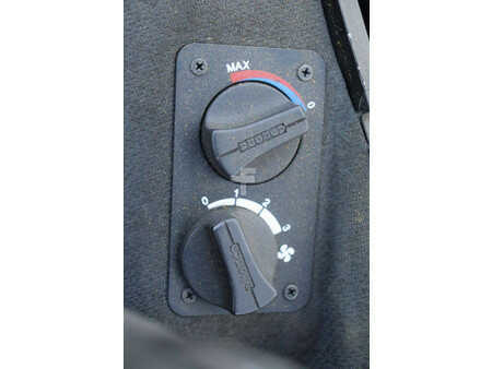 Treibgasstapler 2013  Yale GLP30VX (26)