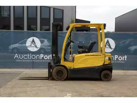 Elektro 4 Rad 2011  Hyster J3.0XN (2)