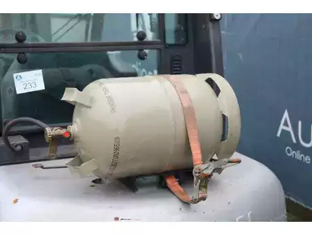 Gázüzemű targoncák - Nissan 30 (15)