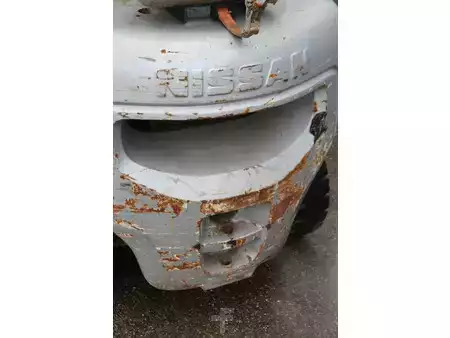 Gázüzemű targoncák - Nissan 30 (16)