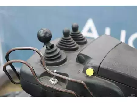 Gázüzemű targoncák - Nissan 30 (21)