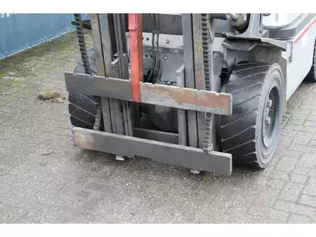 Gázüzemű targoncák - Nissan 30 (9)