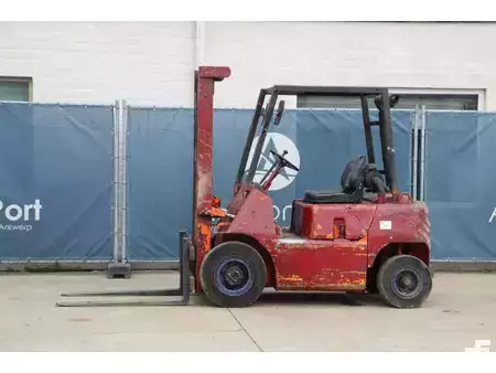 Chariots élévateurs diesel - Jelau  (1)