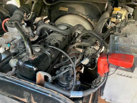 Empilhador a gás - Nissan 25 (9)