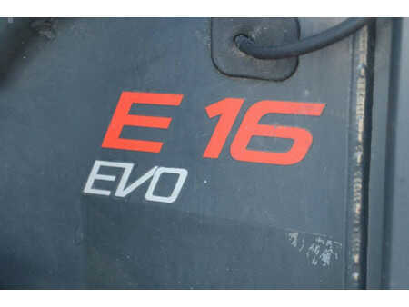 Elektryczne 4-kołowe 2018  Linde E16P-02 (15)