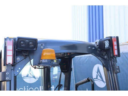 Elektryczne 4-kołowe 2018  Linde E16P-02 (18)