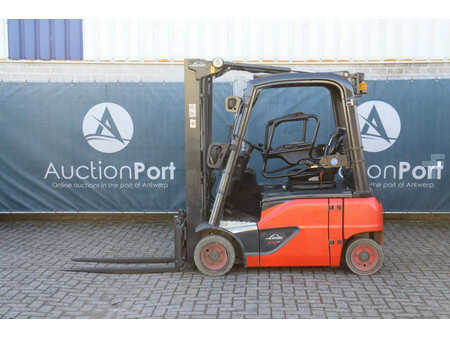 Elektryczne 4-kołowe 2018  Linde E16P-02 (2)