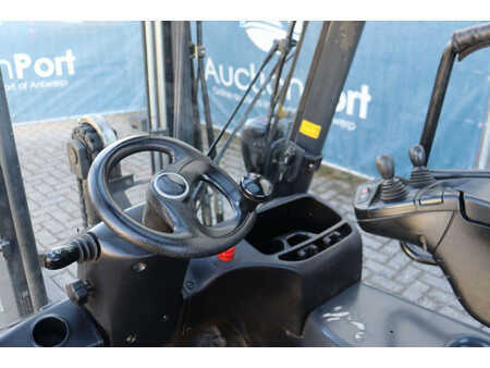 Elektryczne 4-kołowe 2018  Linde E16P-02 (23)