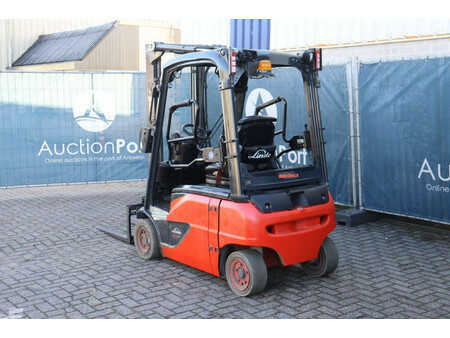 Elektryczne 4-kołowe 2018  Linde E16P-02 (3)