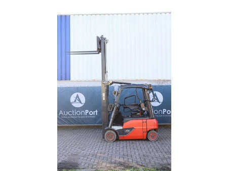 Elektryczne 4-kołowe 2018  Linde E16P-02 (34)