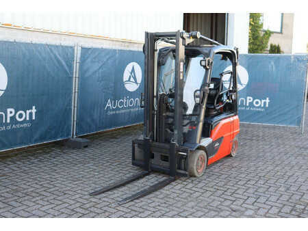 Elektryczne 4-kołowe 2018  Linde E16P-02 (9)