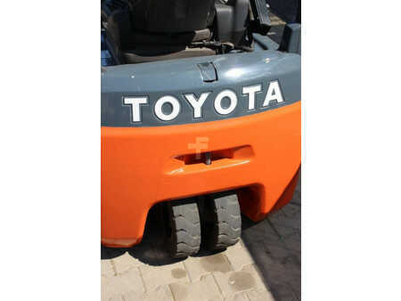 Carrelli elettrici 4 ruote 2017  Toyota 8FBE15T (16)