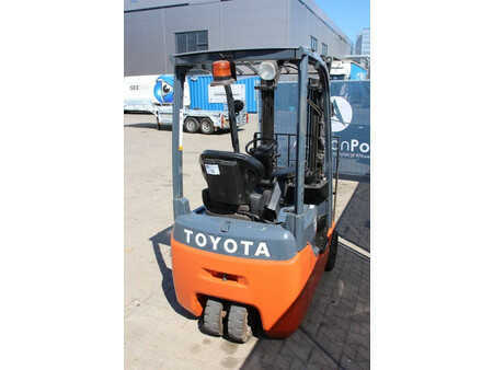 Carrelli elettrici 4 ruote 2017  Toyota 8FBE15T (5)