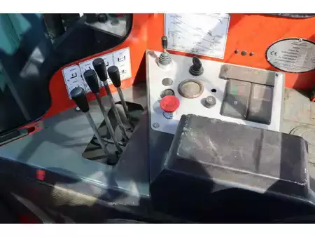 Zijlader 2010  Combilift C4000 (19)