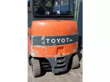 Elektro čtyřkolový VZV 2012  Toyota 7FBMF30 (16)