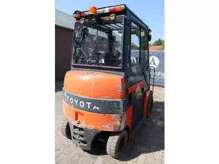 Elektro čtyřkolový VZV 2012  Toyota 7FBMF30 (6)