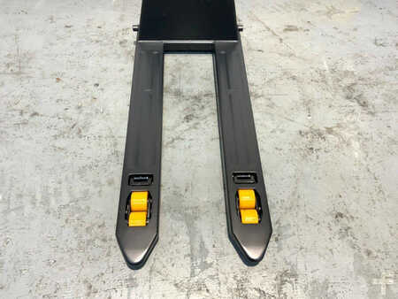 Electric Pallet Trucks 2023  EP Equipment F3 (6)