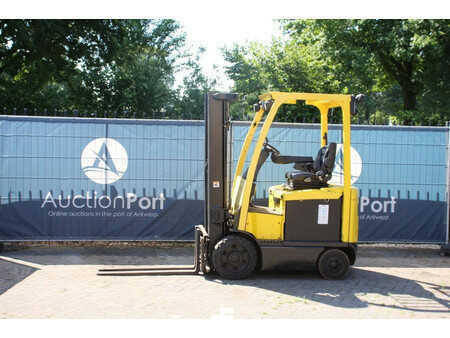 Chariots électriques à 4 roues 2012  Hyster E2.5XN SWB (1)